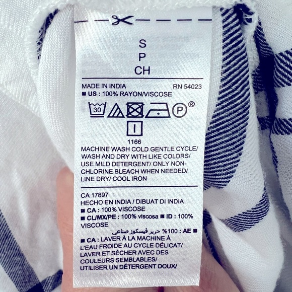 Old Navy Relaxed Classic Soft Brushed Twill long Sleeve top Shirt. White/navy S - Picture 10 of 10